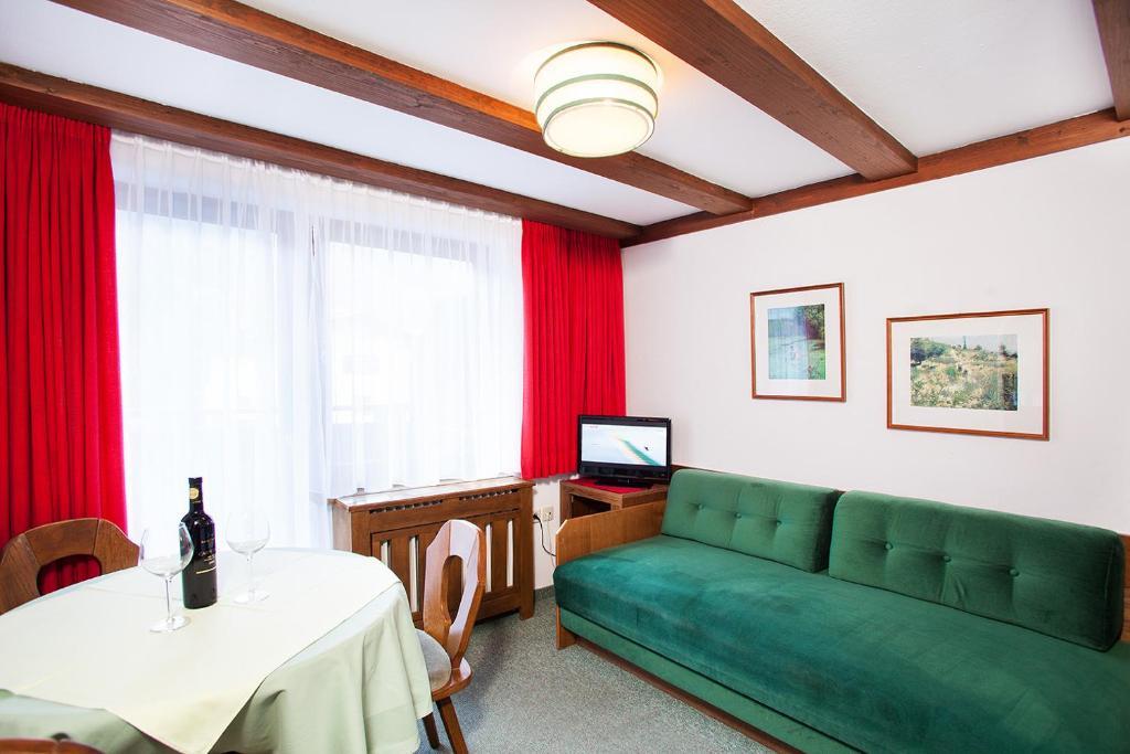 Johannahof Appartements Kaprun Rum bild